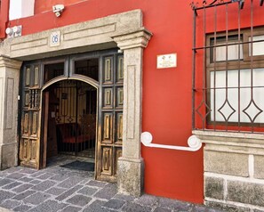 Property entrance - Casa Barrilete (Antigua Guatemala)