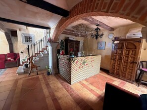 Reception - Casa Barrilete (Antigua Guatemala)