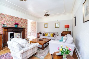 Unclassified image, 5 of 20, button - Country House Near Loch Earn (Lochearnhead)