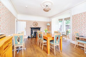 Dining - Country House Near Loch Earn (Lochearnhead)