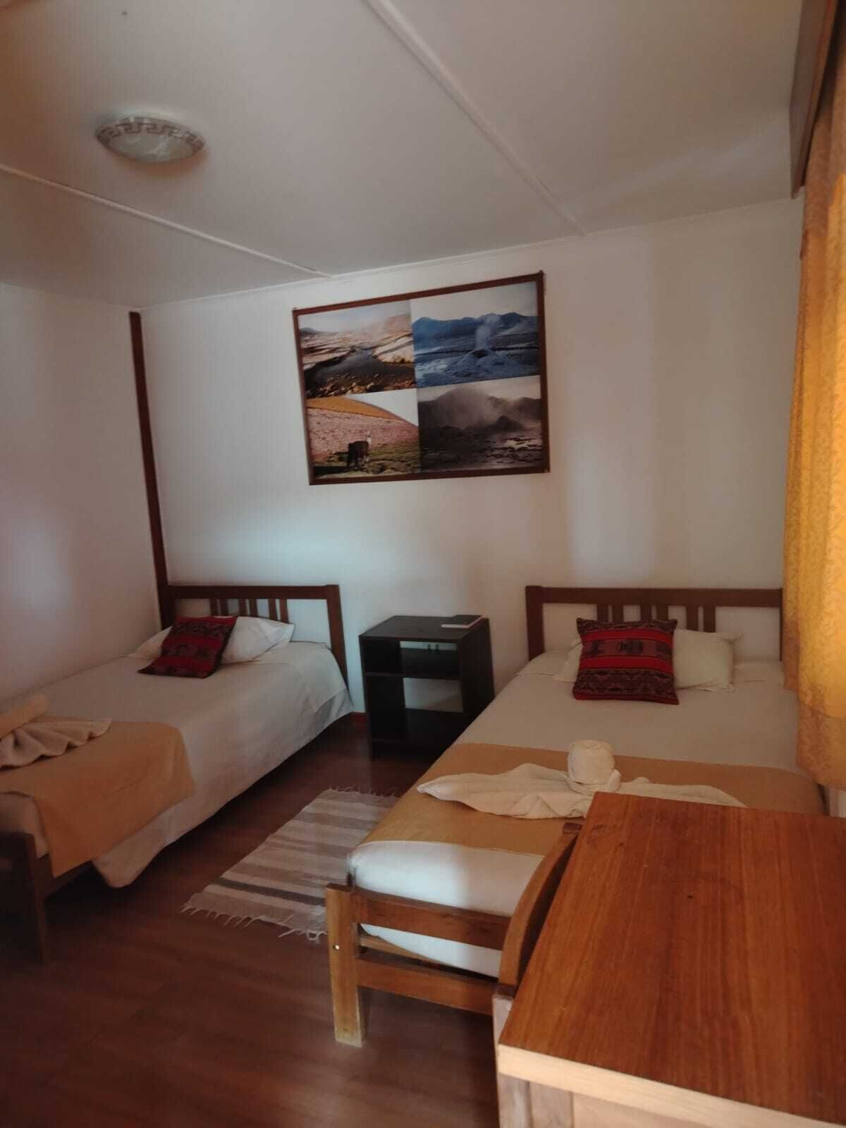 Dobbelt- eller tomannsrom, 1 dobbeltseng, bakgårdsutsikt | Skrivebord for bærbar PC og wi-fi (inkludert)