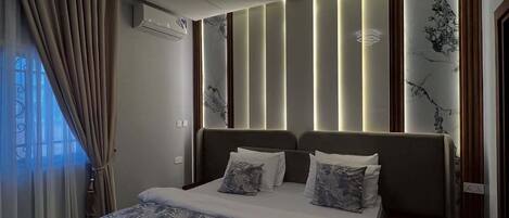 Chambre Familiale, balcon, vue ville