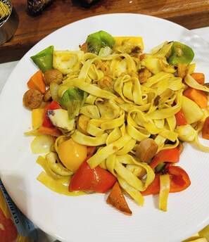 Sudah termasuk sarapan ala kontinental setiap hari