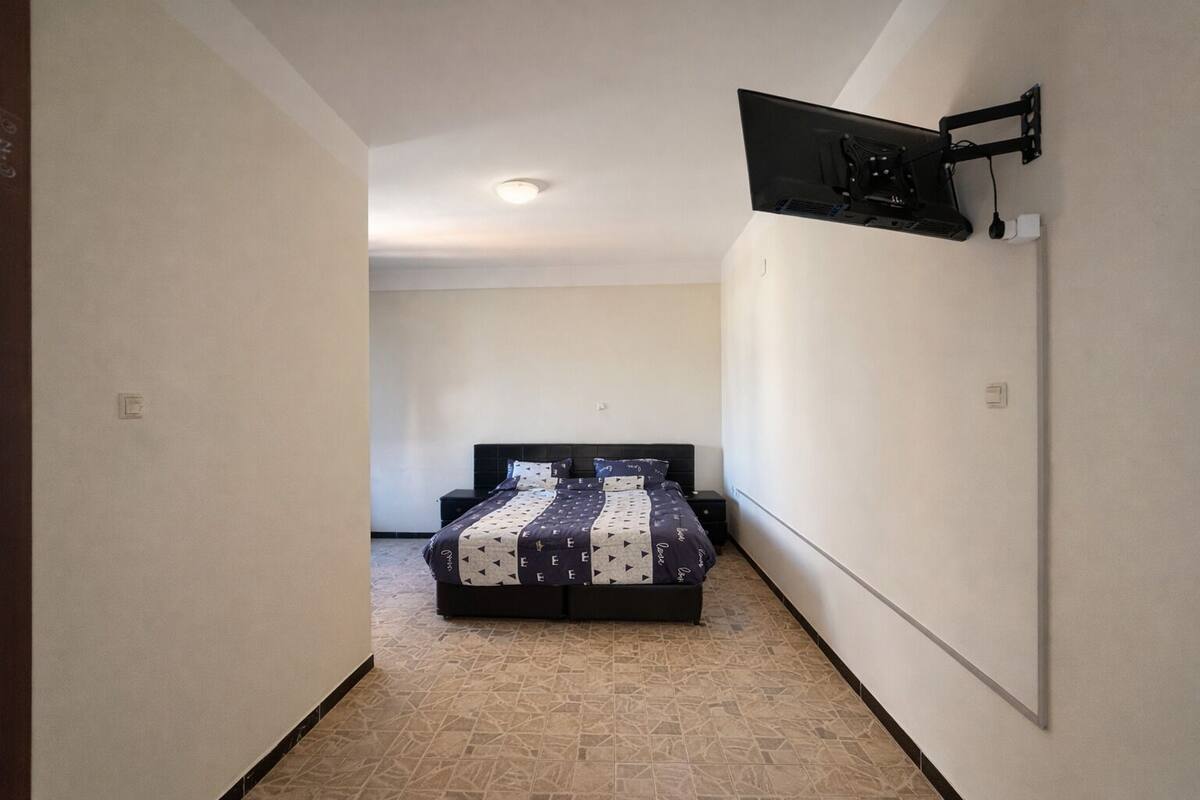 Comfort Single Room | Desk, laptop workspace, WiFi (free)
