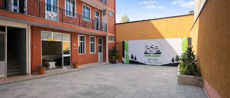 Fyrir utan