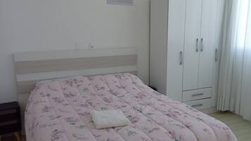 3 quartos, ferros/tábuas de passar roupa, Wi-Fi de cortesia