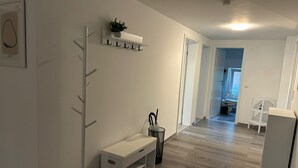 Unclassified image, 3 of 36, button - ME LIVING - Holiday apartment - 2 bathrooms (Lemgo)