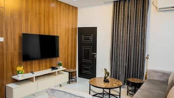 Luxury Apartment, Balcony, City View | Living area