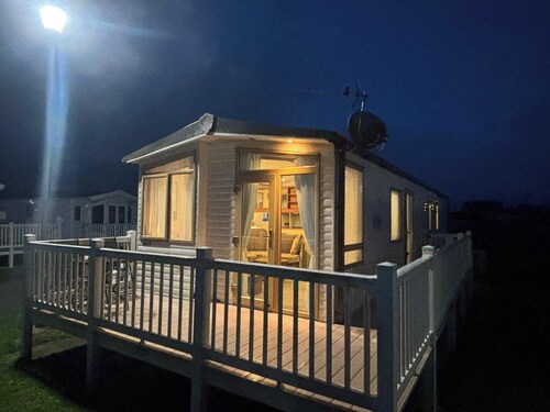 Peaceful 3-bedroom caravan Coastfields JG09