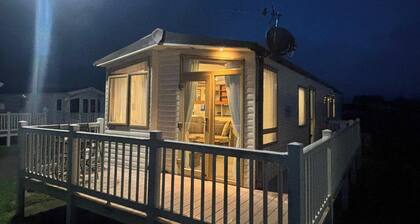 Peaceful 3-bedroom caravan Coastfields JG09