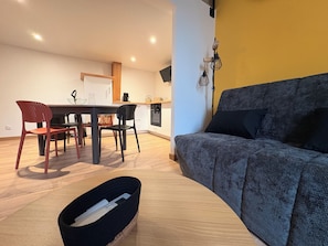 Living area - La Diligence - Charm & Clim in the heart of Dijon (Dijon)