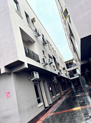 Exterior - Porter Palace Apartment  (Benin City)