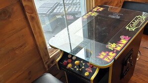 Games room - Stay in this historic Automotive-themed huge Apt. Located in charming Whitingham (Whitingham)