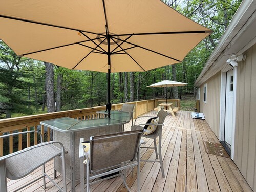Newly Renovated Cozy & Chic 3-bedroom house near Lake Wallenpaupack