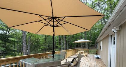 Newly Renovated Cozy & Chic 3-bedroom house near Lake Wallenpaupack