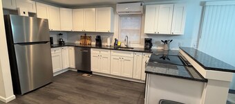 Newly Renovated Cozy & Chic 3-bedroom house near Lake Wallenpaupack