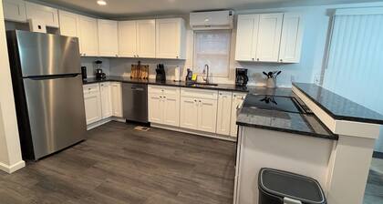 Newly Renovated Cozy & Chic 3-bedroom house near Lake Wallenpaupack