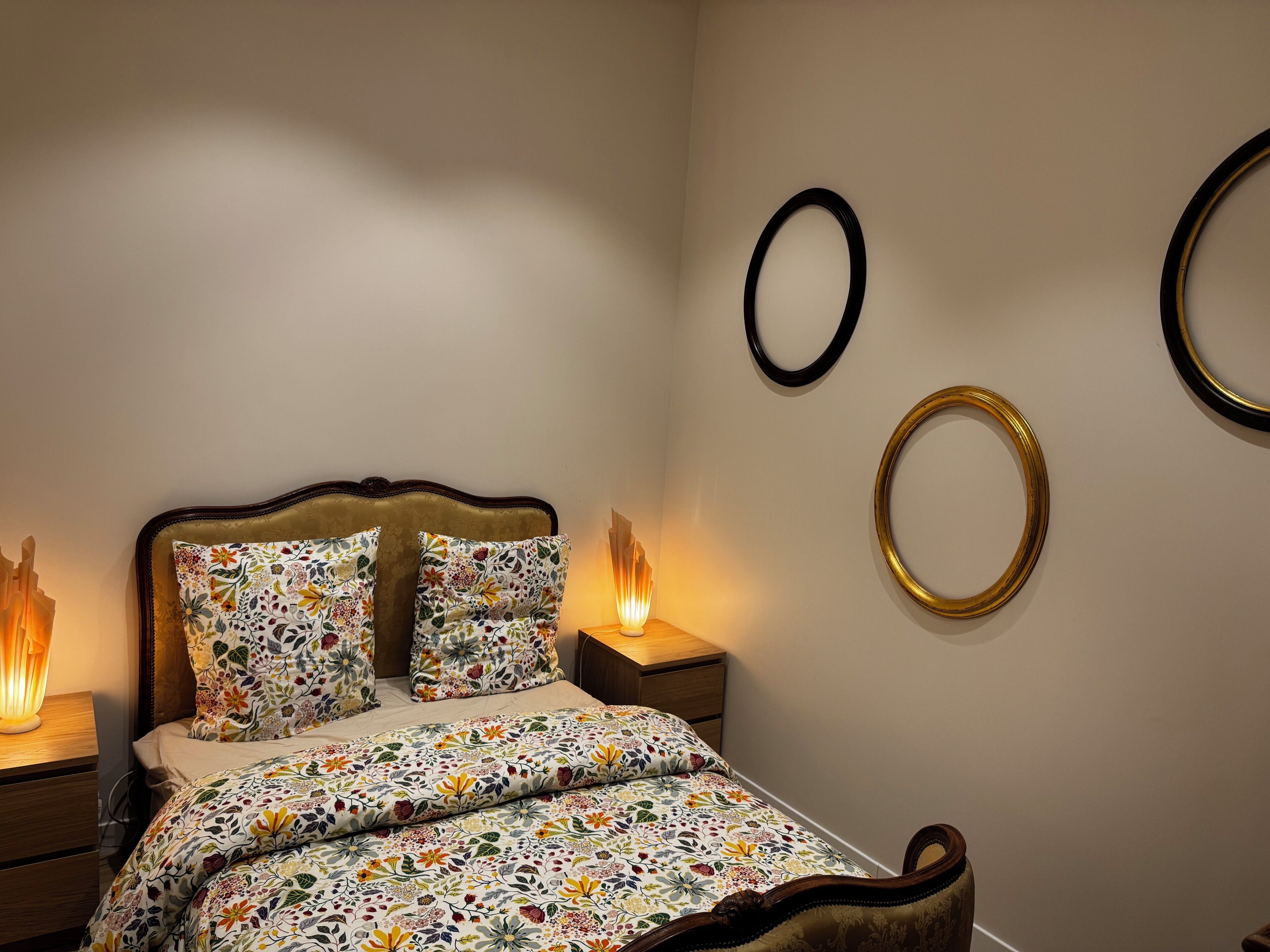 Acceso a internet y ropa de cama 