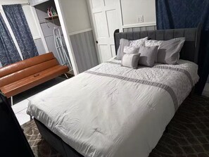 Iron/ironing board, WiFi, bed sheets - Entire guest suite in Decatur, Georgia (Decatur)