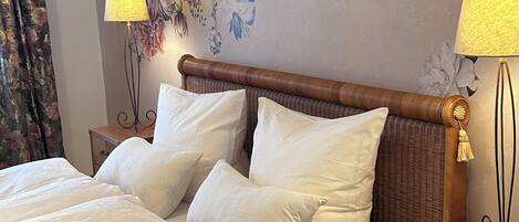 Bügeleisen/Bügelbrett, WLAN, Bettwäsche