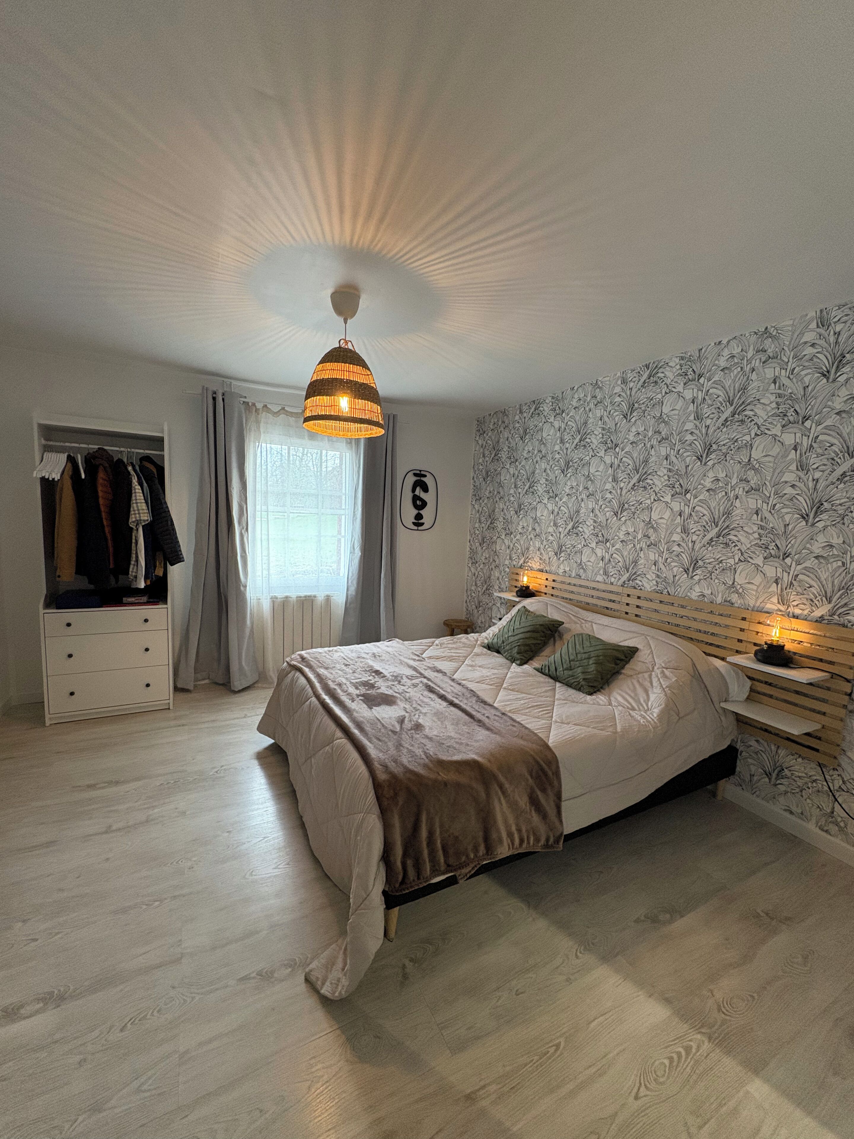 Lit parapluie, Wi-Fi gratuit, draps fournis