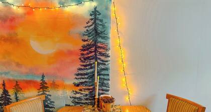 Robin’s Nest- Enchanting and Cozy One Bedroom Cottage in Gwinn