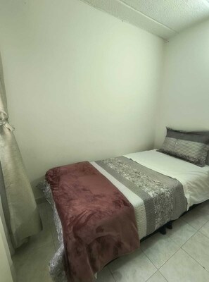 Acceso a internet y ropa de cama 