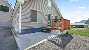 Unclassified image, 3 of 27, button - LOCATION~Walk 2 SeaLife&Parks~Perfect 4 Families (Seward)