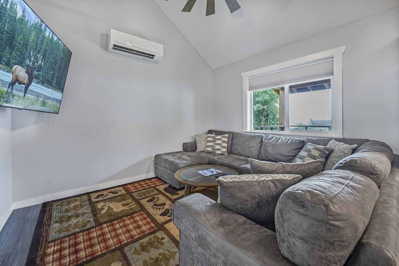The Wilders View | Downtown Seward · Deck Views · Sleeps 7 - Seward, AK