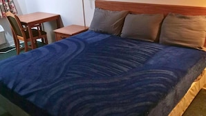 1 bedroom, iron/ironing board, WiFi (free), bed sheets