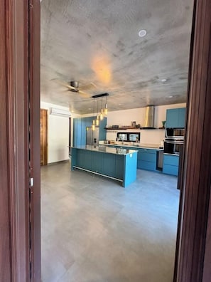 Fridge, microwave, oven, stovetop - Guest Villa at Howlers Point (Tamarindo)