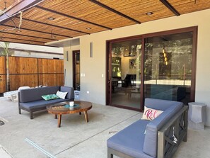 Terrace/patio - Guest Villa at Howlers Point (Tamarindo)