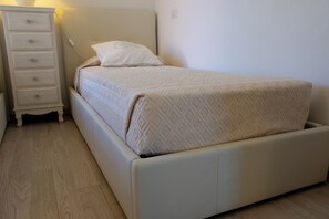3 bedrooms, iron/ironing board, WiFi, bed sheets - Villa Jasmine Emerald (Sardegna)