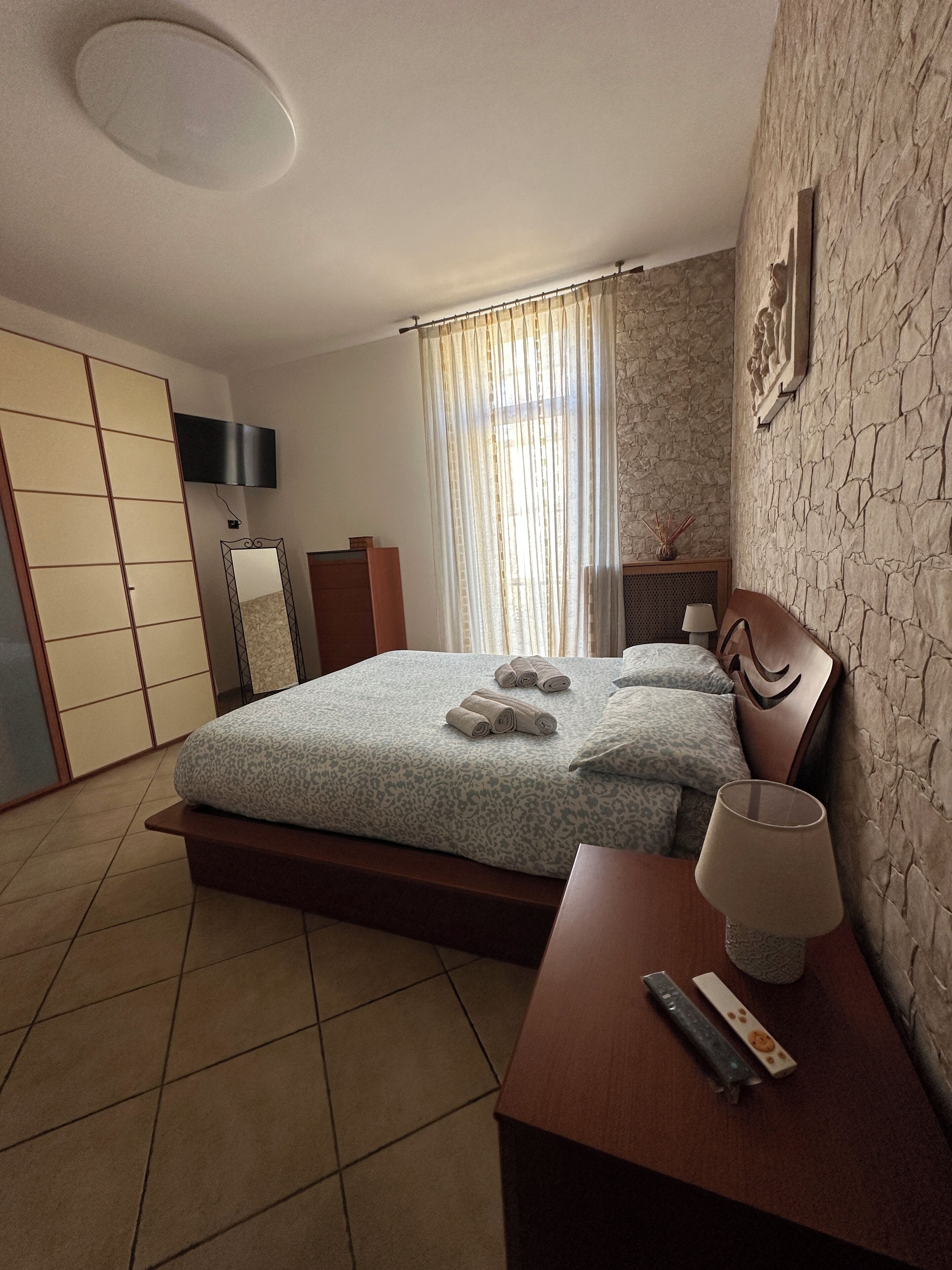 熨斗/熨衣板、WiFi、床单