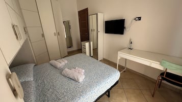 2 多间卧室、熨斗/熨衣板、WiFi、床单