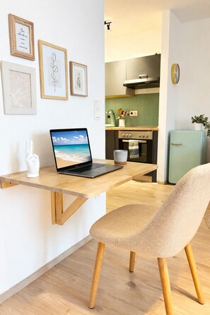 Private kitchen - Top designer apartment I Very central I Perfect for work & family up to 4 pers (Graben-Neudorf)