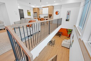 Living area - Unit 103 - 2 Stories - 55" TV - Air Hockey - Downtown (Rimouski)
