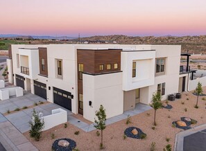 Exterior - New Spacious Home in St. George - Private Hot Tub & Pool (Washington)