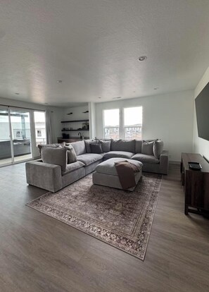 Smart TV - New Spacious Home in St. George - Private Hot Tub & Pool (Washington)