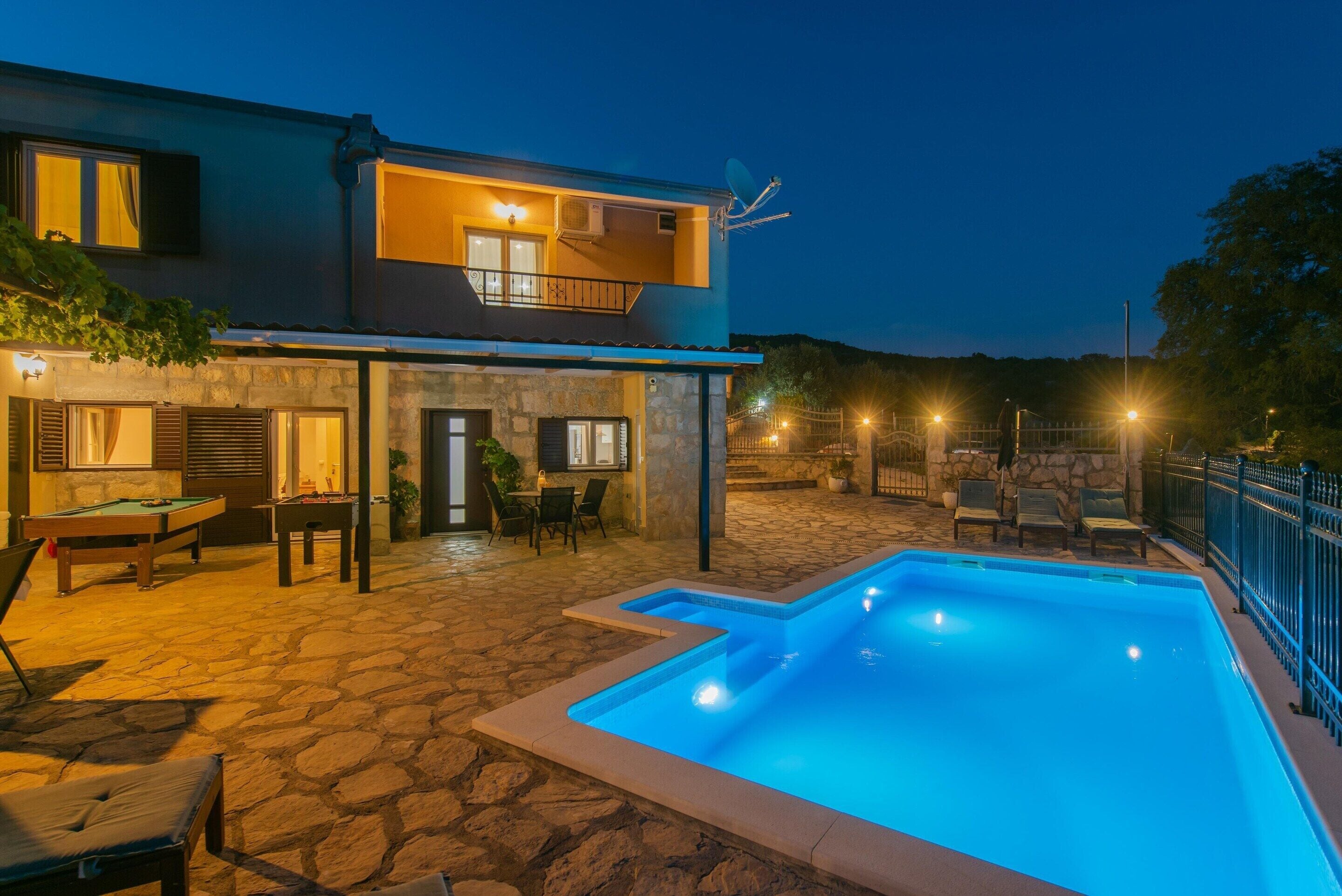 Villa | Pool | Indoor pool, outdoor pool