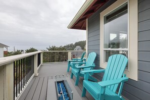 Property grounds - Ocean View • Hot Tub • Three Floors • Sleeps 10 • Olivia Beach Family Getaway (Lincoln City)