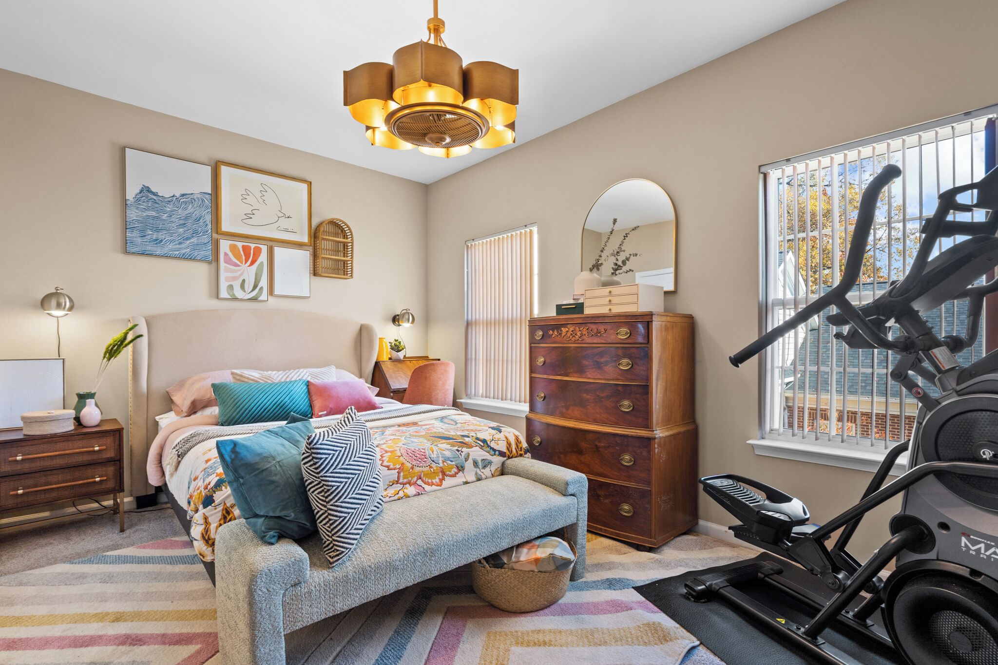 3 bedrooms, desk, iron/ironing board, free WiFi