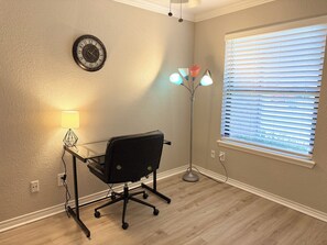 Interior - Briarcreek Comfort Home, Near OU, Garage,  Quiet Neighborhood (Norman)