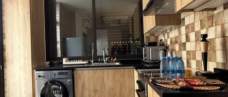 Mikrobølgeovn, ovn og kokeplater