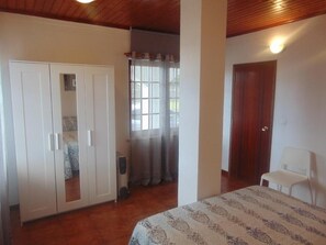 Iron/ironing board, free WiFi, bed sheets - Mother-in-law's House 2 (Fajã Grande)