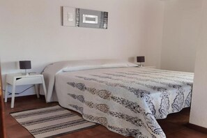 Iron/ironing board, free WiFi, bed sheets - Mother-in-law's House 2 (Fajã Grande)