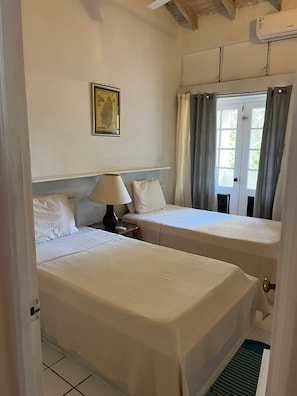 Classic Condo, Garden View - Reduit Quay Condo (Gros Islet)