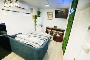 Iron/ironing board, Internet, bed sheets - Your Calm Escape  Modern Guesthouse ADU Sanctuary (San Bernardino)