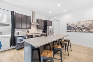 Horno, placa de cocina y lavavajillas