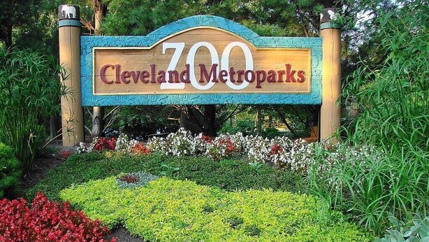 A sign for 'Cleveland Metroparks' with a landscaped garden in front. - Updated Home: Min From Airport: Cozy Duplex Unit (Cleveland)